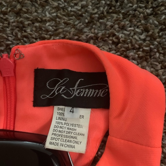 La Femme Coral Prom Dress Size 4 Petite - Picture 11 of 11